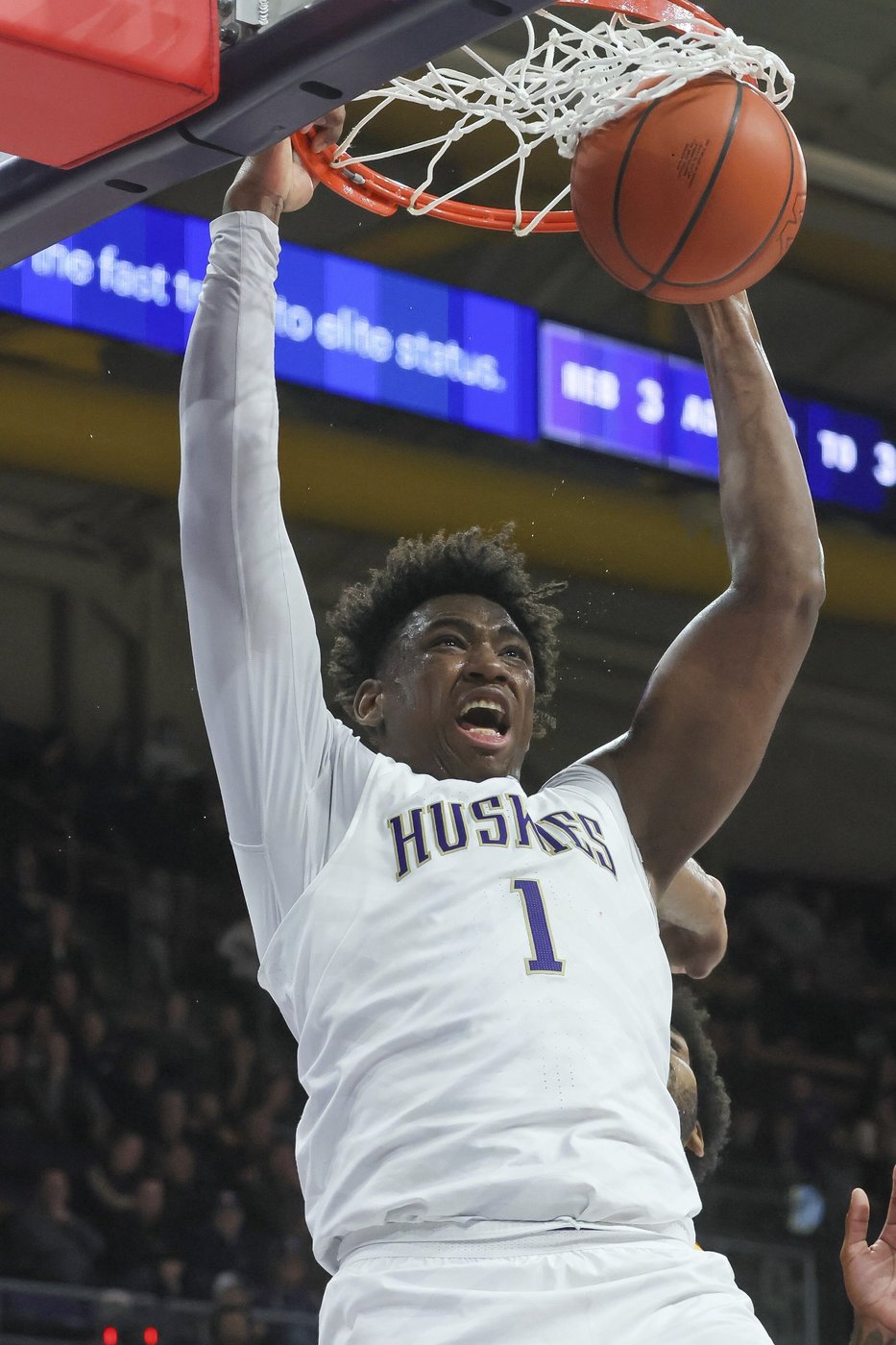 Claude scores 20 points, leads hot-shooting USC over Washington 85-61 to end a three-game skid | iNFOnews.ca Claude scores 20 points, leads hot-shooting USC over Washington 85-61 to end a three-game skid | iNFOnews.ca
