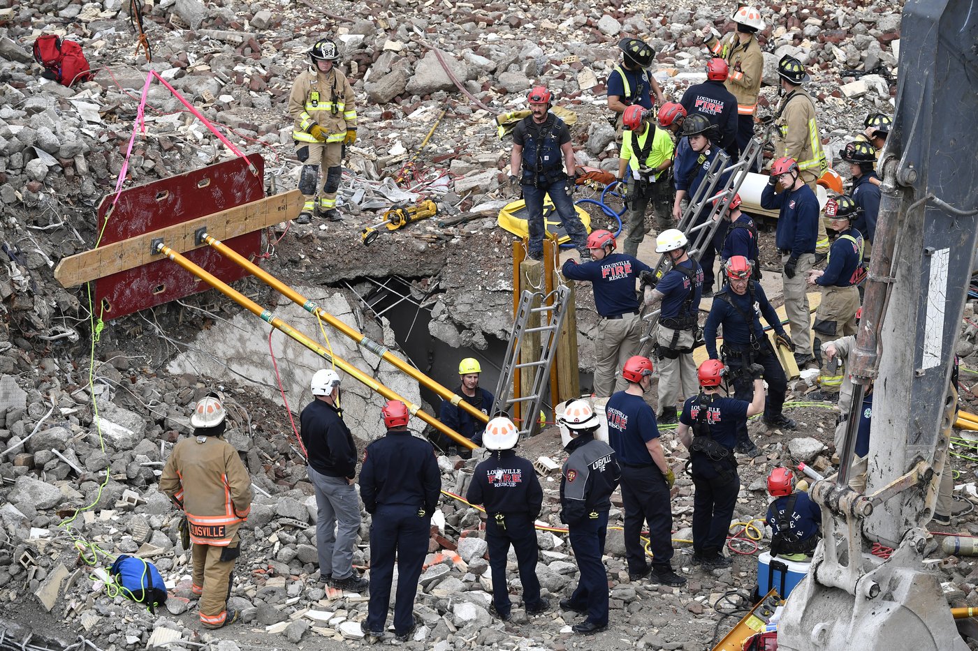 Worker rescued from rubble after construction accident in Kentucky | iNFOnews.ca Worker rescued from rubble after construction accident in Kentucky | iNFOnews.ca