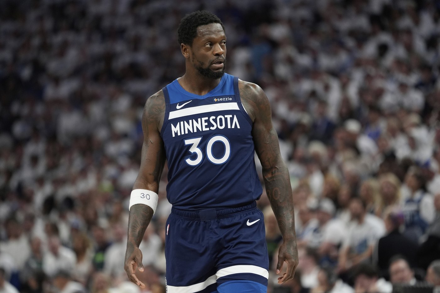 Julius Randle, Timberwolves finalizing 3-year contract that could reach $100 million, AP source says | iNFOnews.ca Julius Randle, Timberwolves finalizing 3-year contract that could reach $100 million, AP source says | iNFOnews.ca