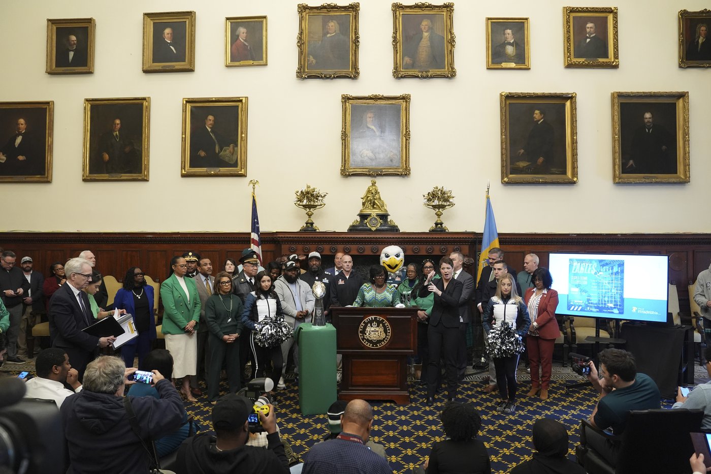 Philadelphia plans for a huge crowd to cheer on the Eagles at Super Bowl parade on Friday | iNFOnews.ca