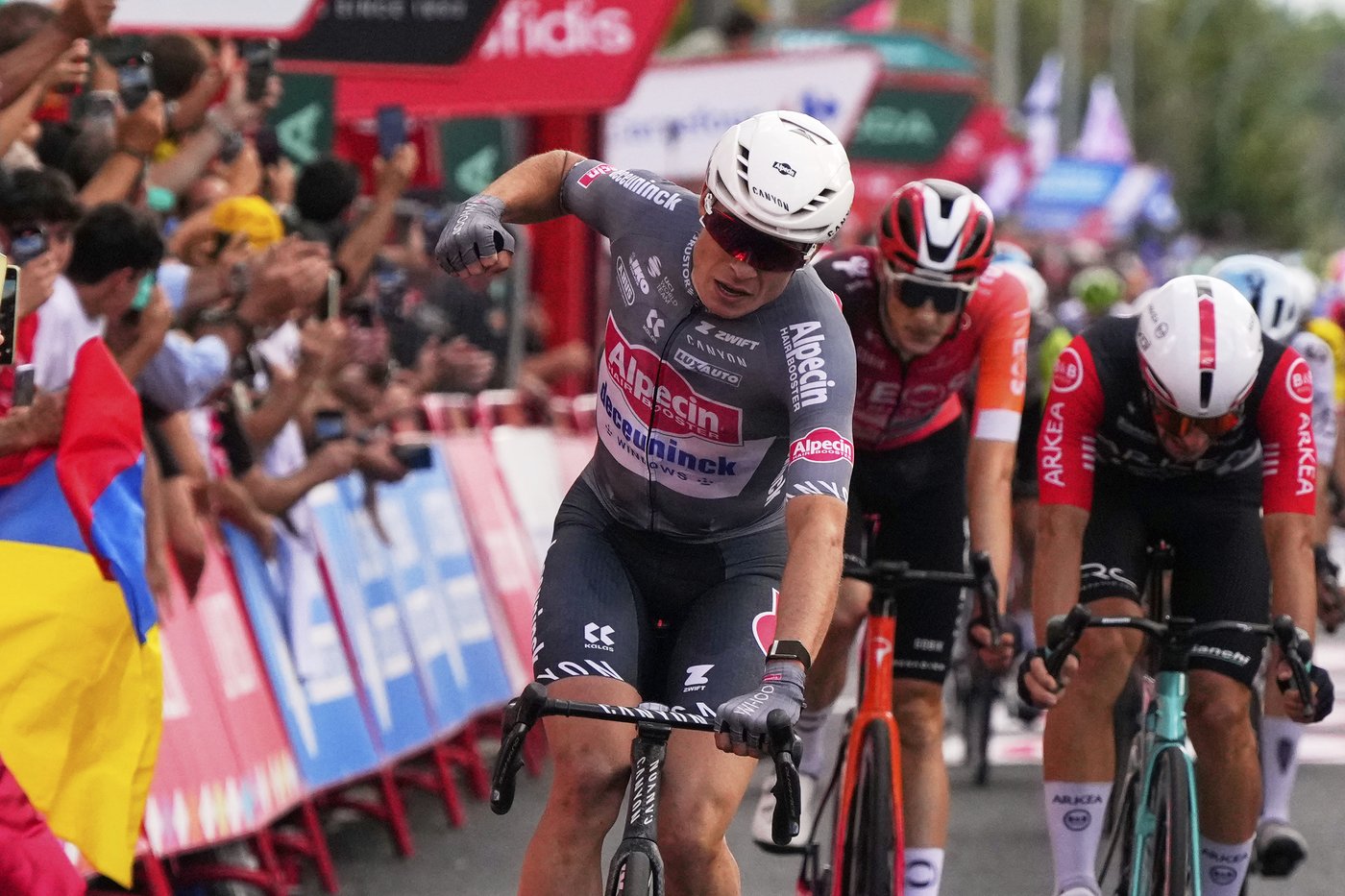 Philipsen wins his third stage at Vuelta and Vingegaard leads before decisive day | iNFOnews.ca Philipsen wins his third stage at Vuelta and Vingegaard leads before decisive day | iNFOnews.ca