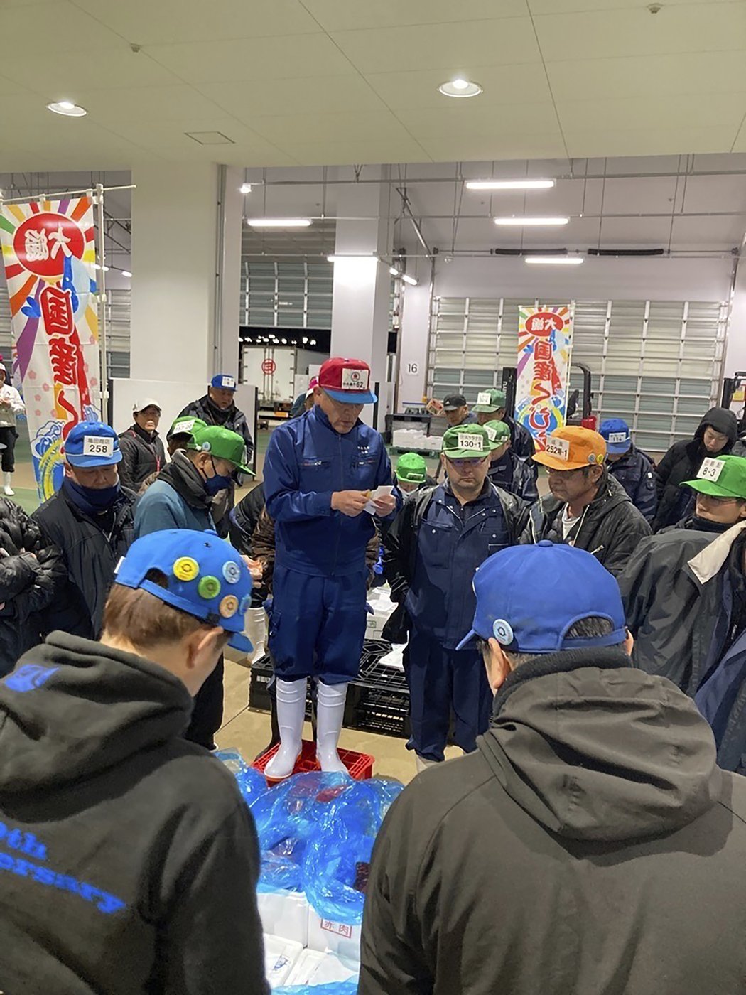 Fresh fin whale meat is auctioned for the first time in decades in Japan | iNFOnews.ca Fresh fin whale meat is auctioned for the first time in decades in Japan | iNFOnews.ca