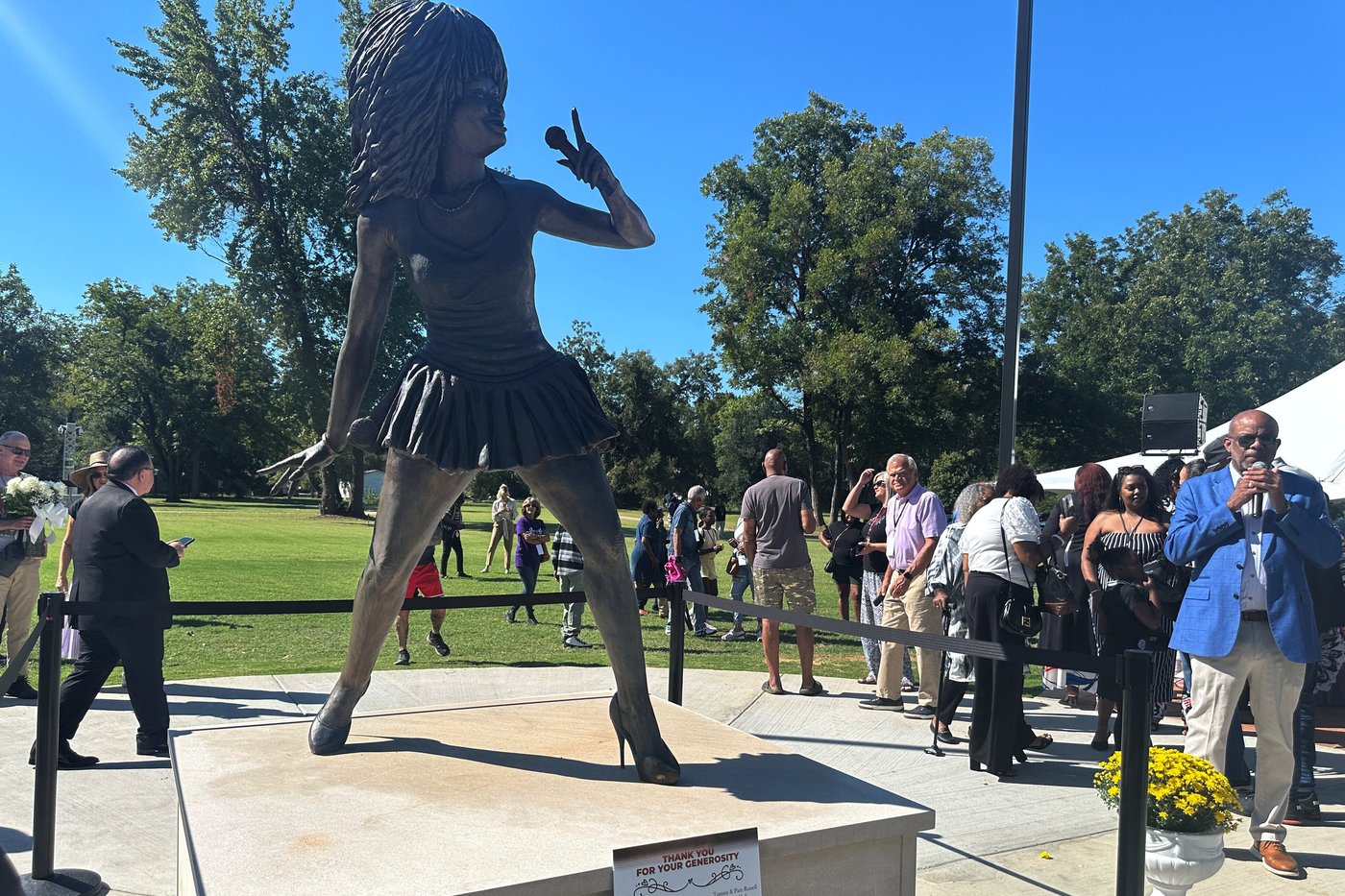 Statue of rock n' roll queen Tina Turner unveiled in Tennessee community where she grew up | iNFOnews.ca Statue of rock n' roll queen Tina Turner unveiled in Tennessee community where she grew up | iNFOnews.ca