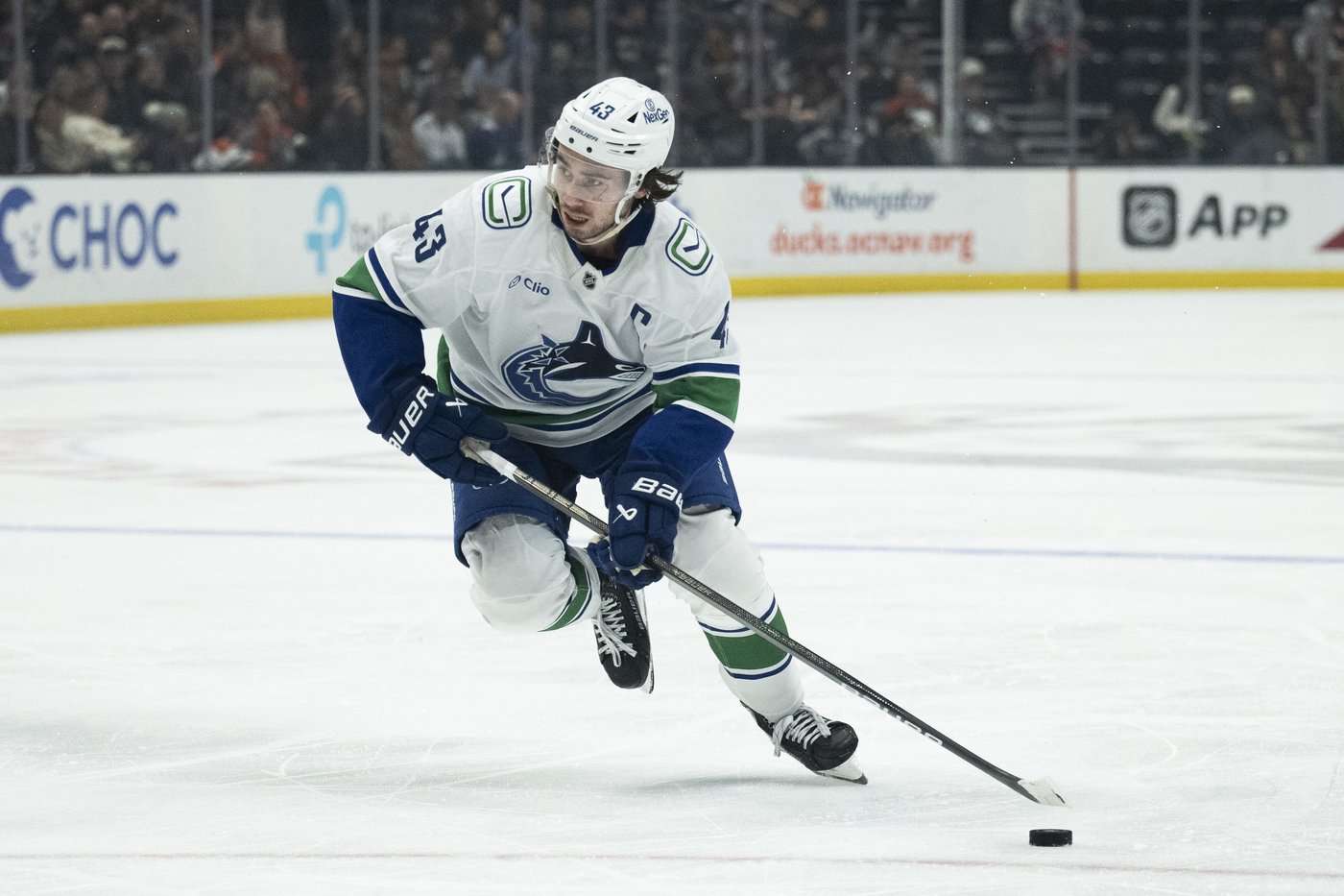 Hughes, Sasson lead Canucks to 8-1 thumping of Flames in pre-season action | iNFOnews.ca