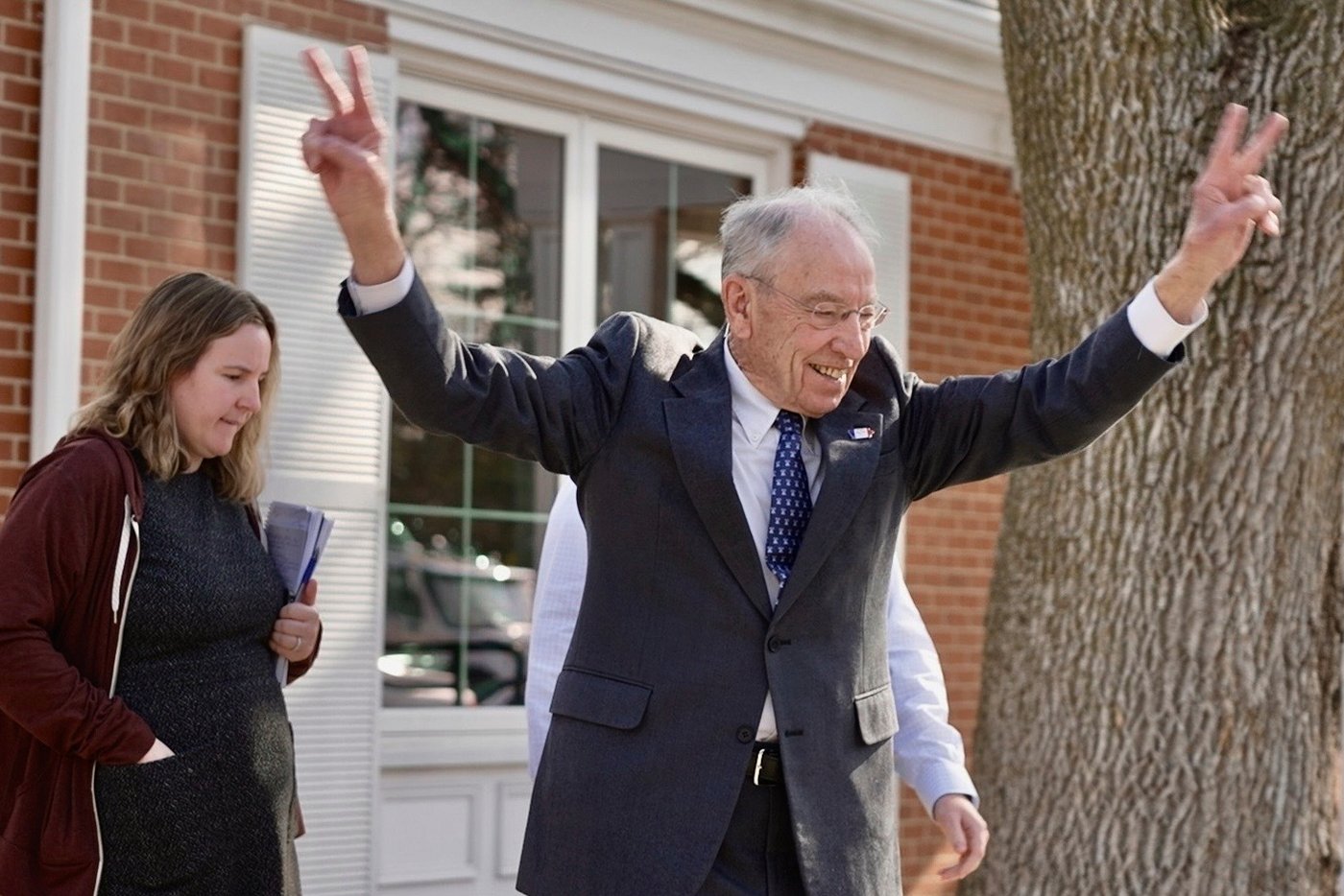 Iowa town hall attendees turn on each other as Sen. Grassley faces heated questions | iNFOnews.ca Iowa town hall attendees turn on each other as Sen. Grassley faces heated questions | iNFOnews.ca