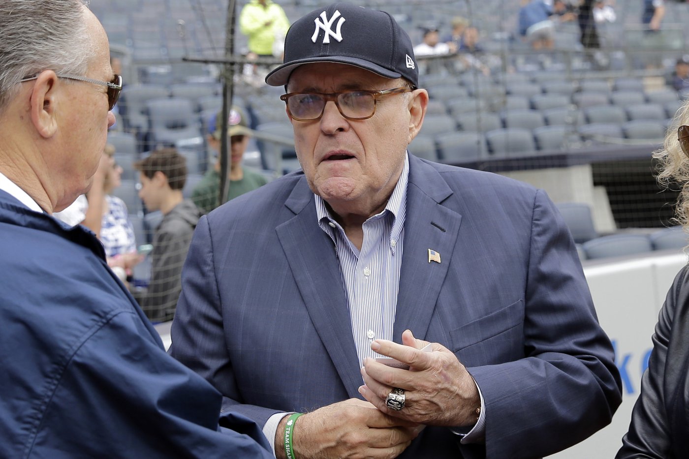 Rudy Giuliani's son says dad gifted him 4 World Series rings sought by Georgia election workers | iNFOnews.ca