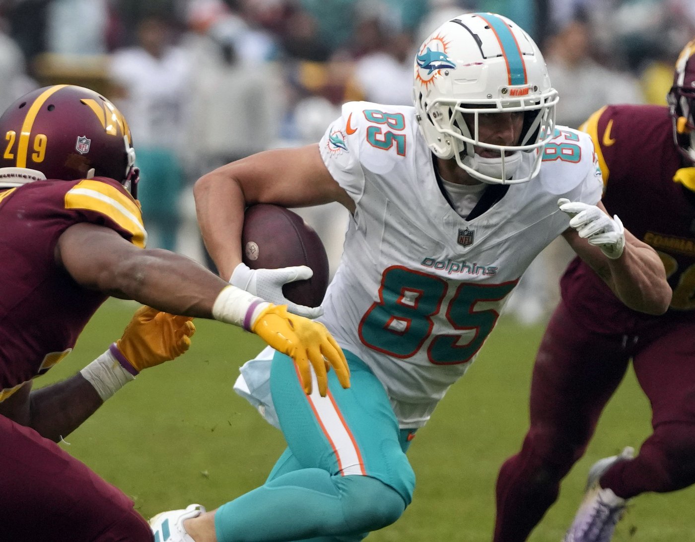 Dolphins place right tackle Austin Jackson on injured reserve and activate receiver River Cracraft | iNFOnews.ca Dolphins place right tackle Austin Jackson on injured reserve and activate receiver River Cracraft | iNFOnews.ca