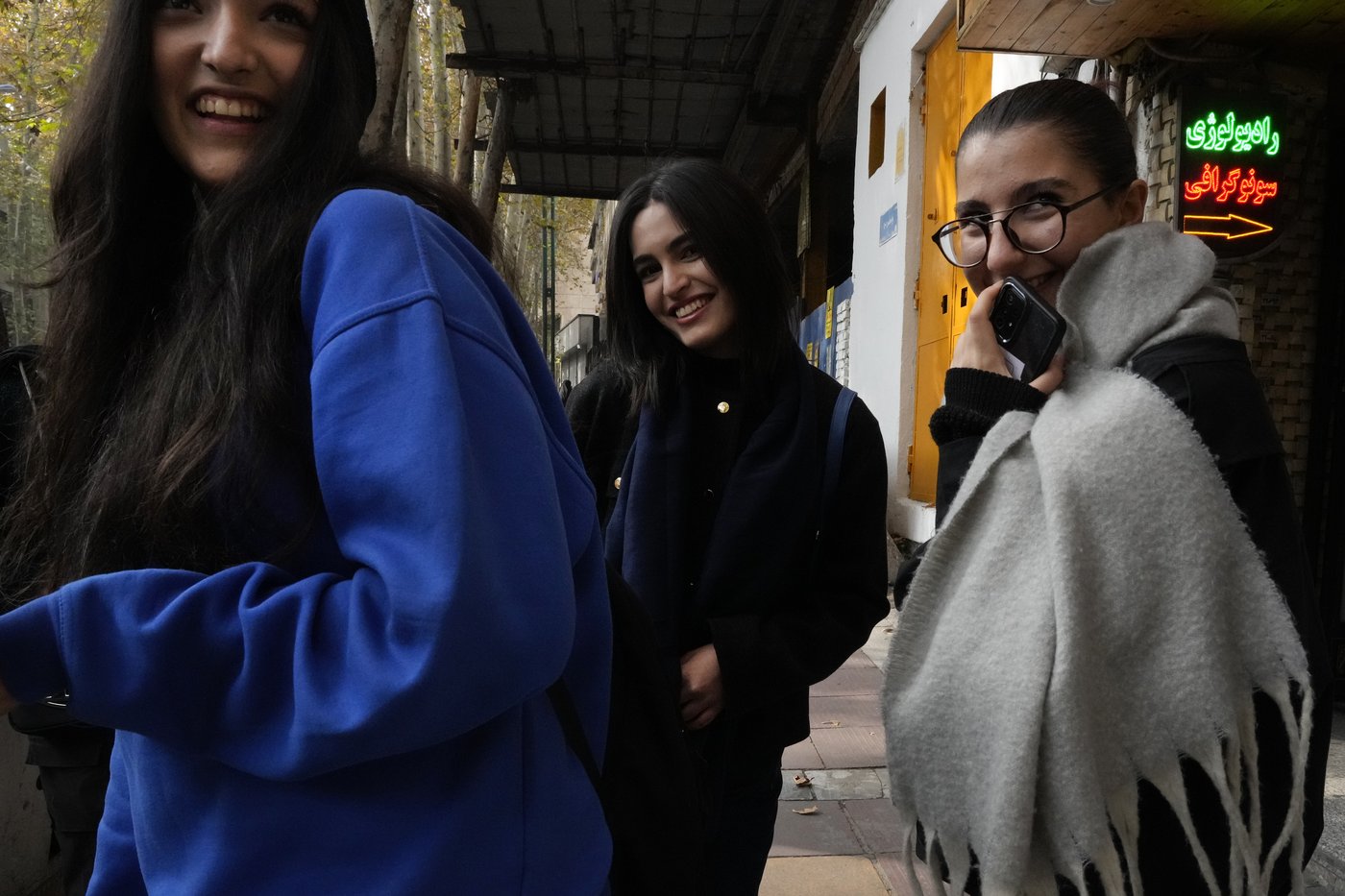Iran pauses the process to implement a new, stricter headscarf law for women, official says | iNFOnews.ca Iran pauses the process to implement a new, stricter headscarf law for women, official says | iNFOnews.ca