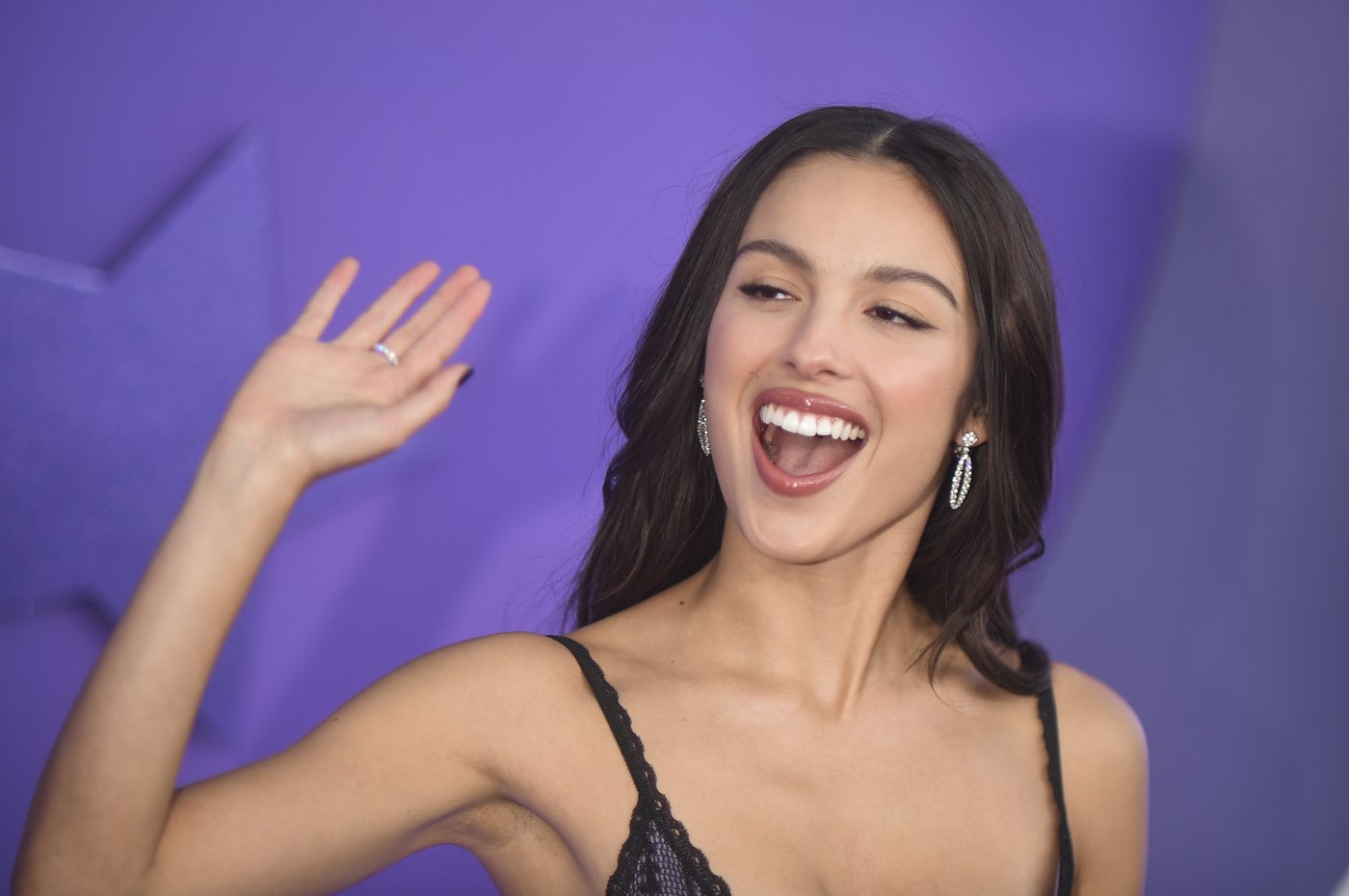 Olivia Rodrigo watches Man United play Chelsea in the Premier League | iNFOnews.ca