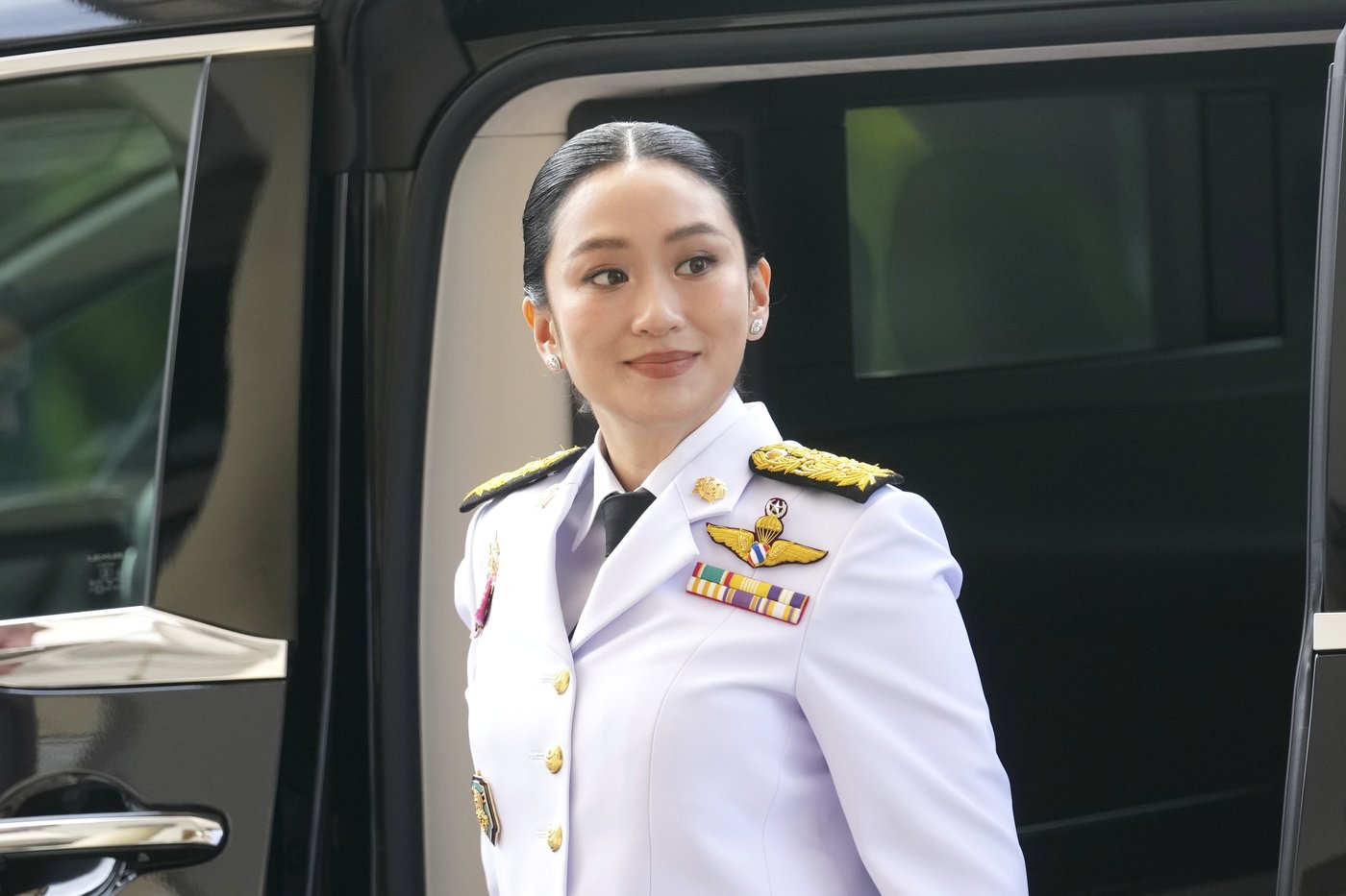 Thailand swears in new Cabinet including suspended prime minister | iNFOnews.ca