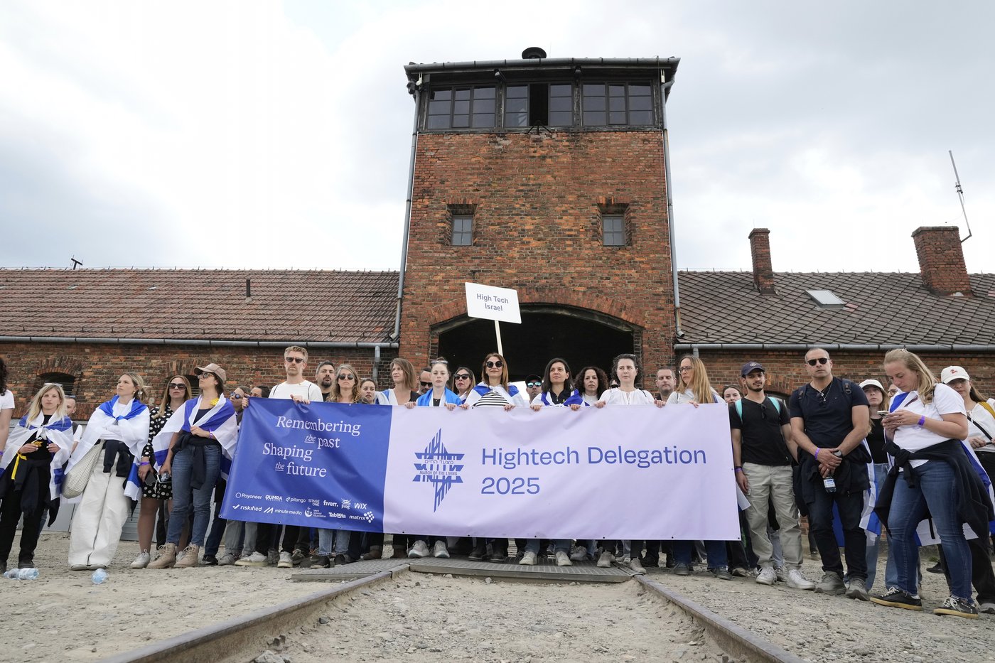 Polish and Israeli presidents lead March of the Living at Auschwitz | iNFOnews.ca