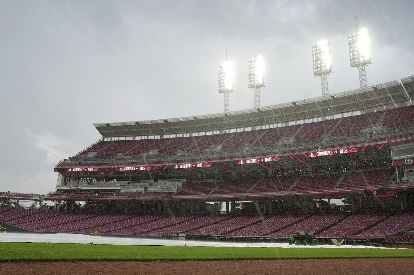 Cardinals-Reds game postponed due to inclement weather to be made up in Wednesday doubleheader | iNFOnews.ca Cardinals-Reds game postponed due to inclement weather to be made up in Wednesday doubleheader | iNFOnews.ca