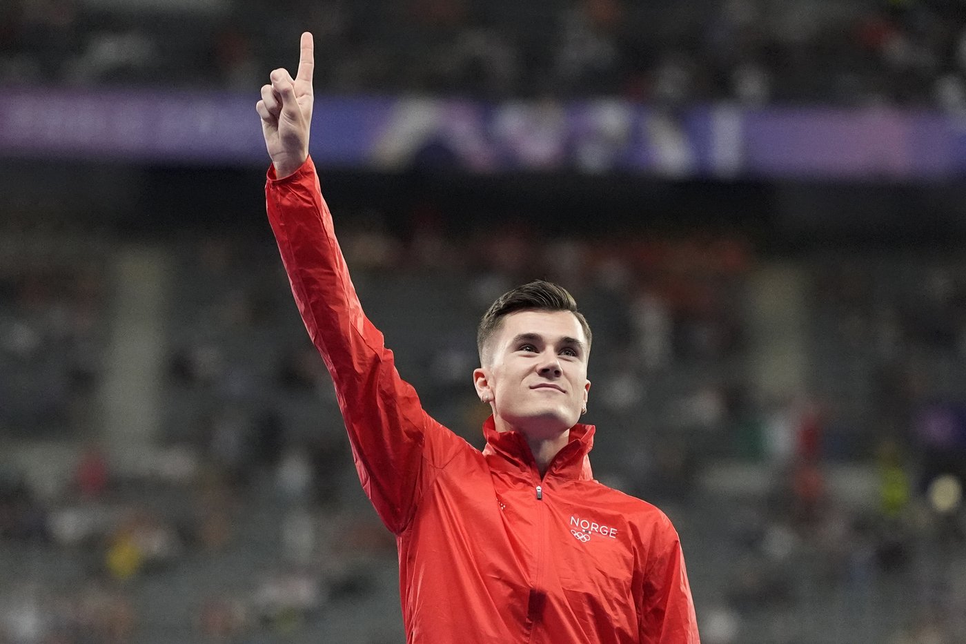 Norway's Ingebrigtsen sets world record in the indoor mile days after Nuguse's mark | iNFOnews.ca Norway's Ingebrigtsen sets world record in the indoor mile days after Nuguse's mark | iNFOnews.ca