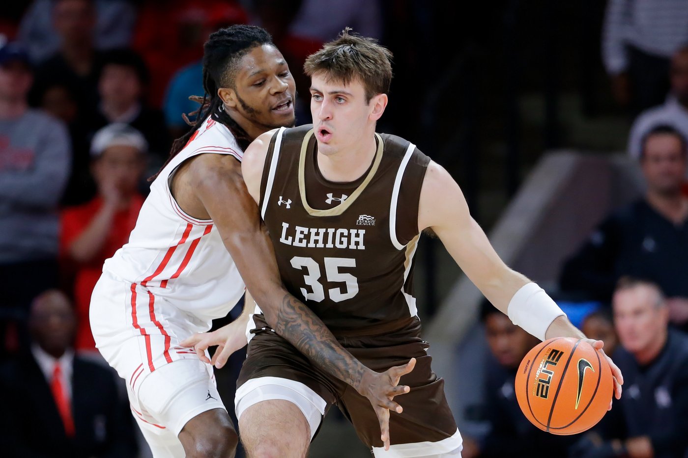 Sampson earns 800th win as No. 2 Houston beats Lehigh 75-57 | iNFOnews.ca Sampson earns 800th win as No. 2 Houston beats Lehigh 75-57 | iNFOnews.ca