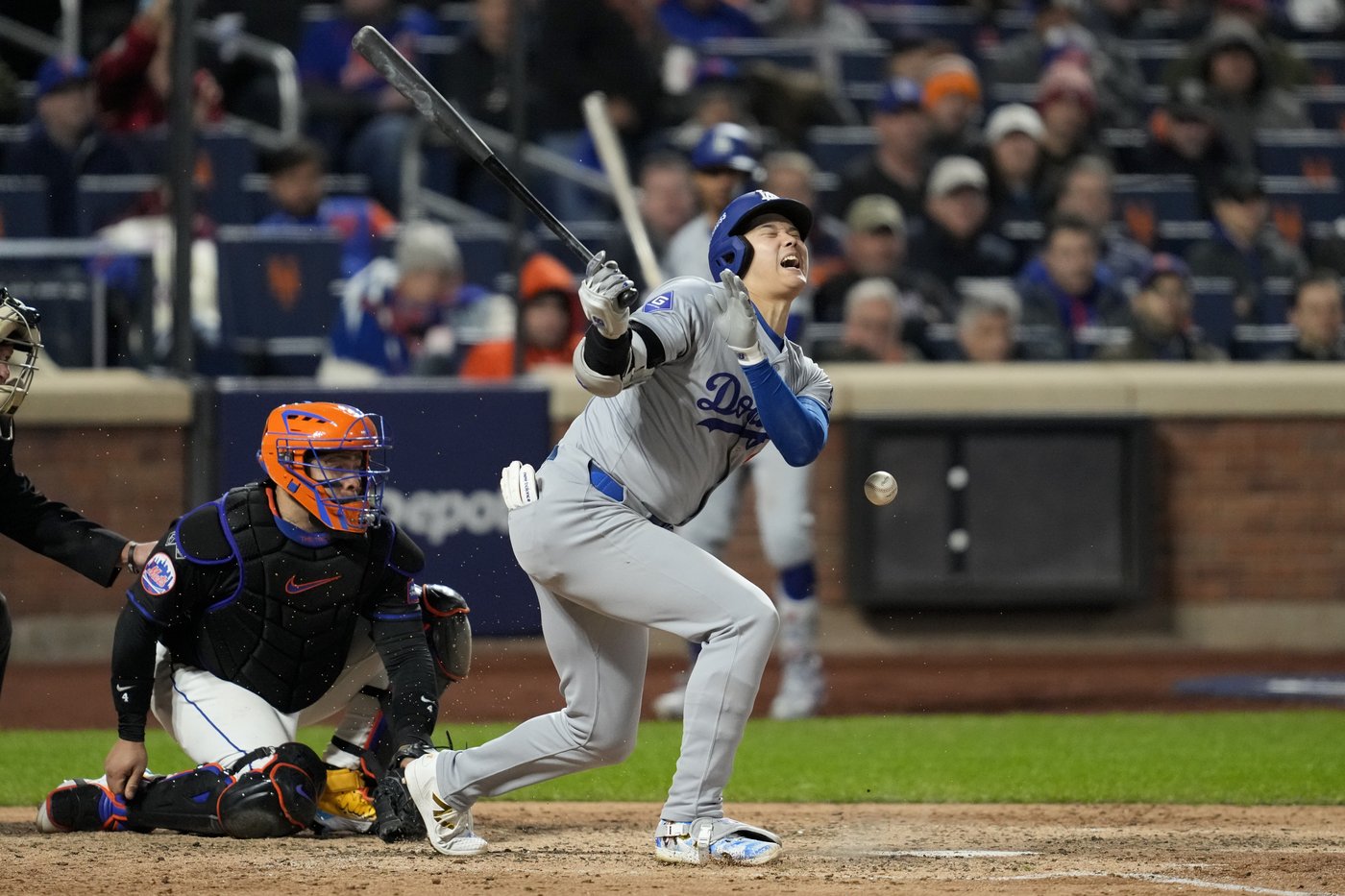 Shohei Ohtani homers as the Dodgers rout the Mets 8-0 for a 2-1 lead in the NLCS | iNFOnews.ca