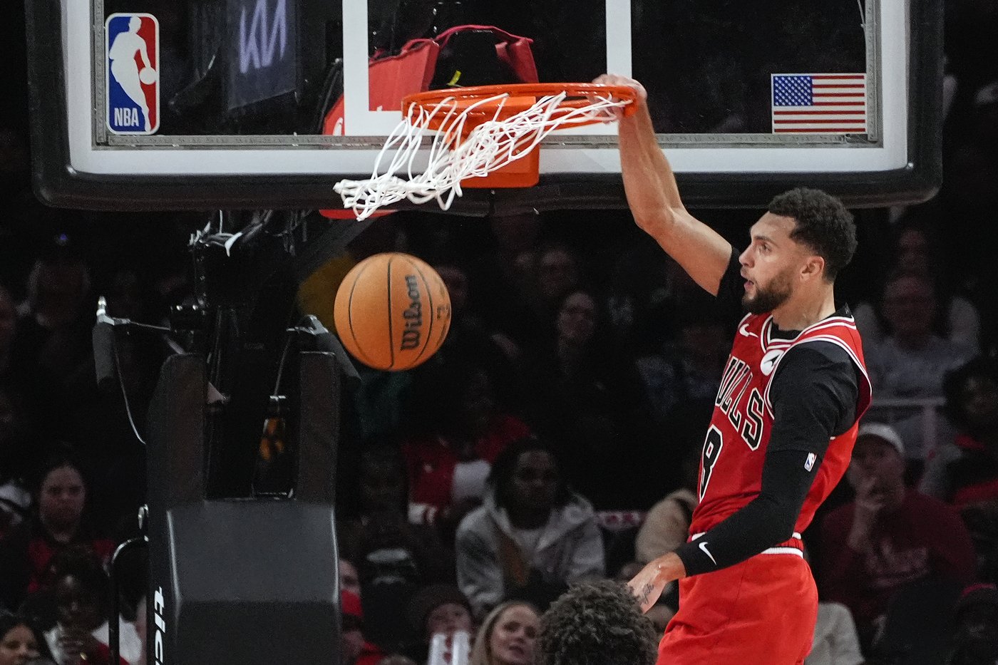 Bulls pull off comeback to beat Hawks 125-113, snap 4-game skid | iNFOnews.ca Bulls pull off comeback to beat Hawks 125-113, snap 4-game skid | iNFOnews.ca