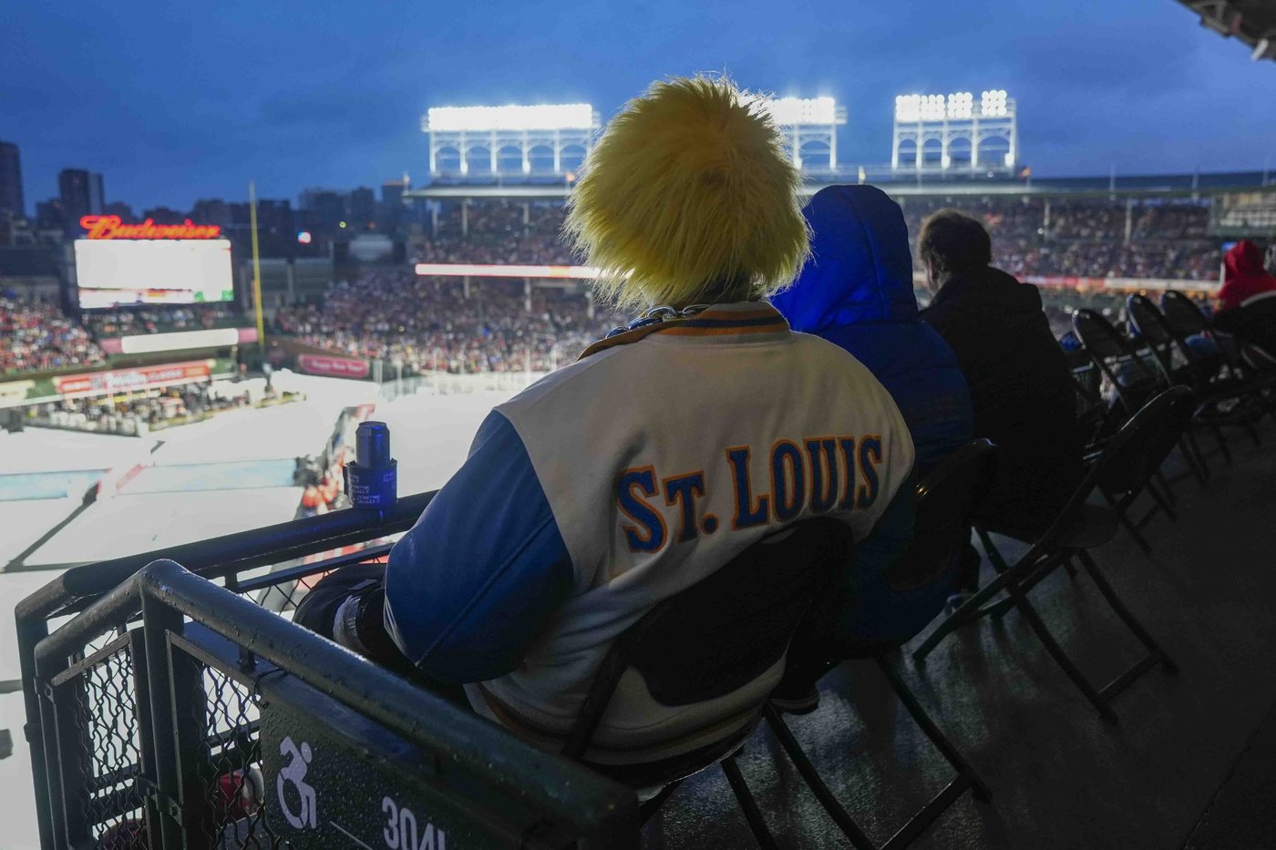Blues have all the fun in 6-2 win over Blackhawks in outdoor Winter Classic | iNFOnews.ca