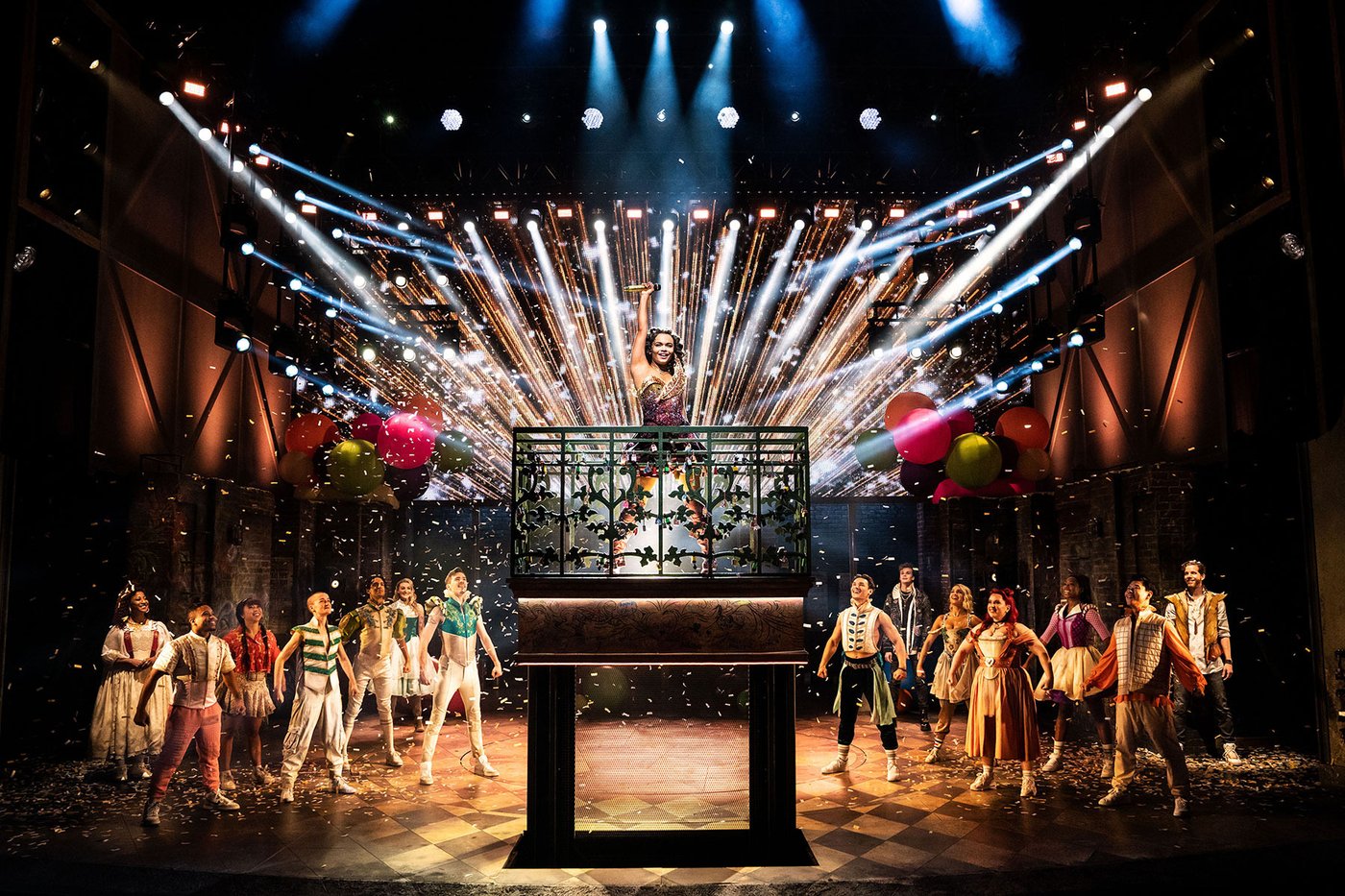 '& Juliet' sets open-ended Toronto run as live theatre shows more signs of recovery | iNFOnews.ca