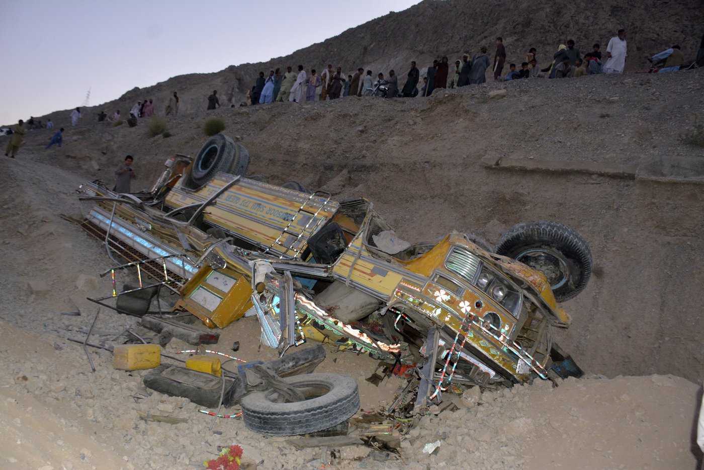 Bus full of wedding guests plunges into a ravine in southwestern Pakistan, killing 7 | iNFOnews.ca Bus full of wedding guests plunges into a ravine in southwestern Pakistan, killing 7 | iNFOnews.ca