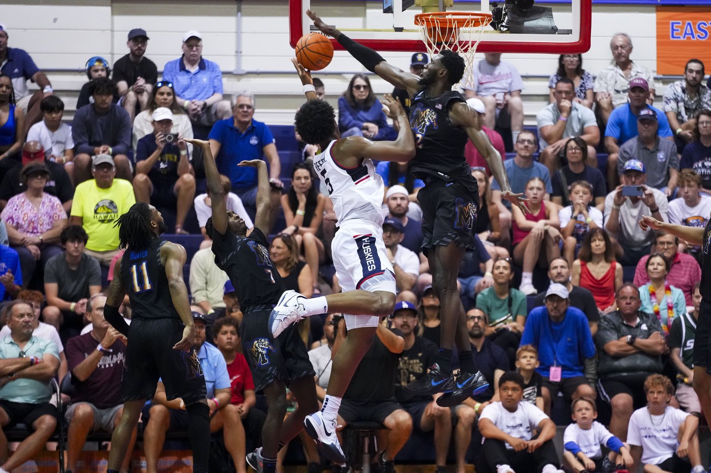 Memphis beats No. 2 UConn 99-97 in overtime to tip off Maui Invitational | iNFOnews.ca