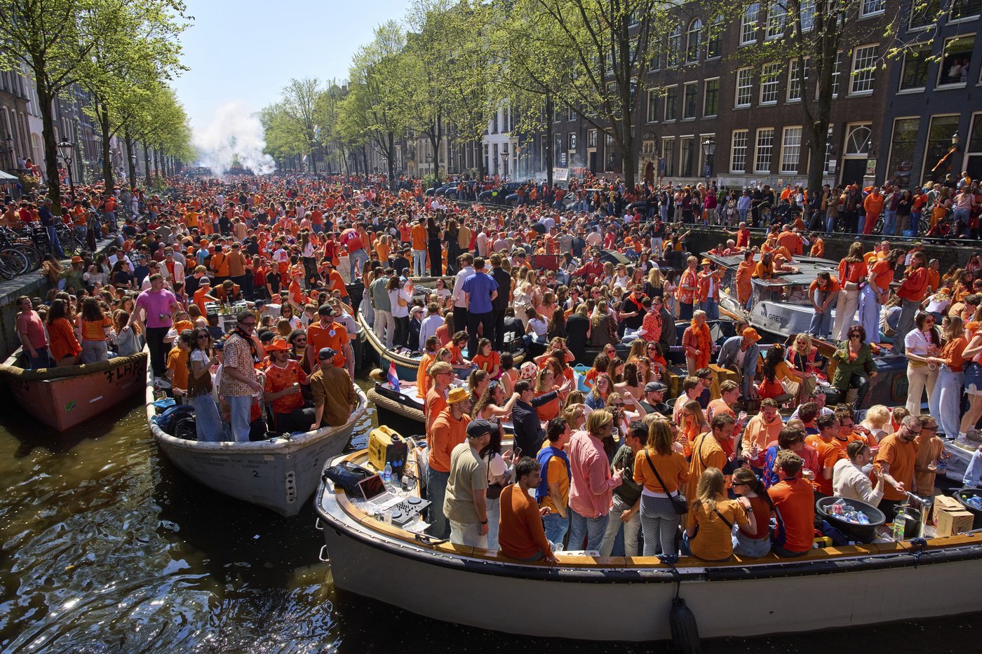 Orange-clad crowds cram into Dutch cities to celebrate king's birthday | iNFOnews.ca