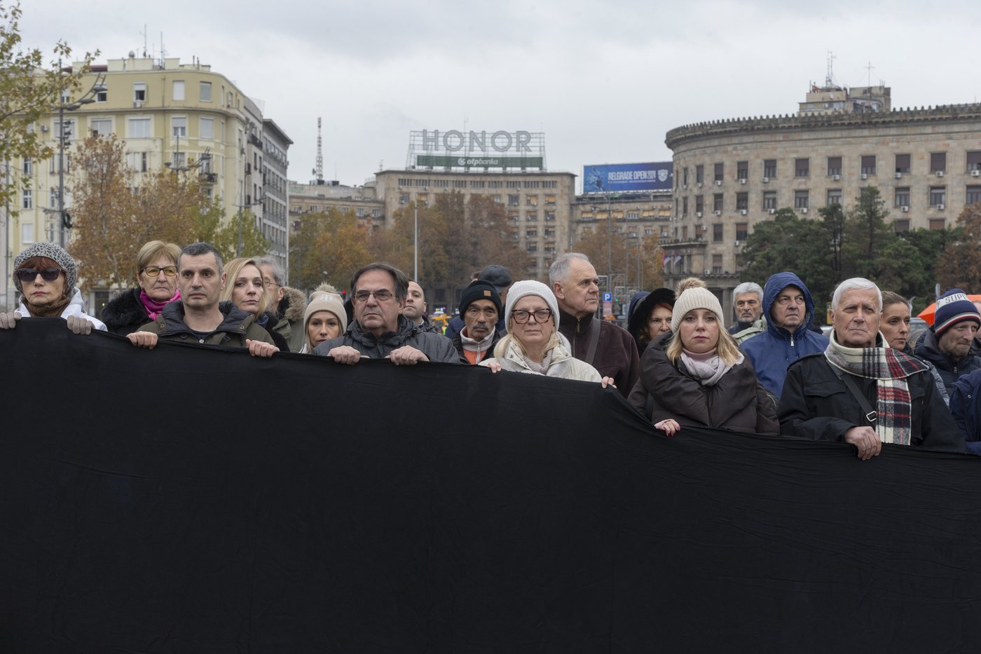 Protesters in Serbia hold 15-minute blockade for 15 victims of roof collapse, demanding justice | iNFOnews.ca
