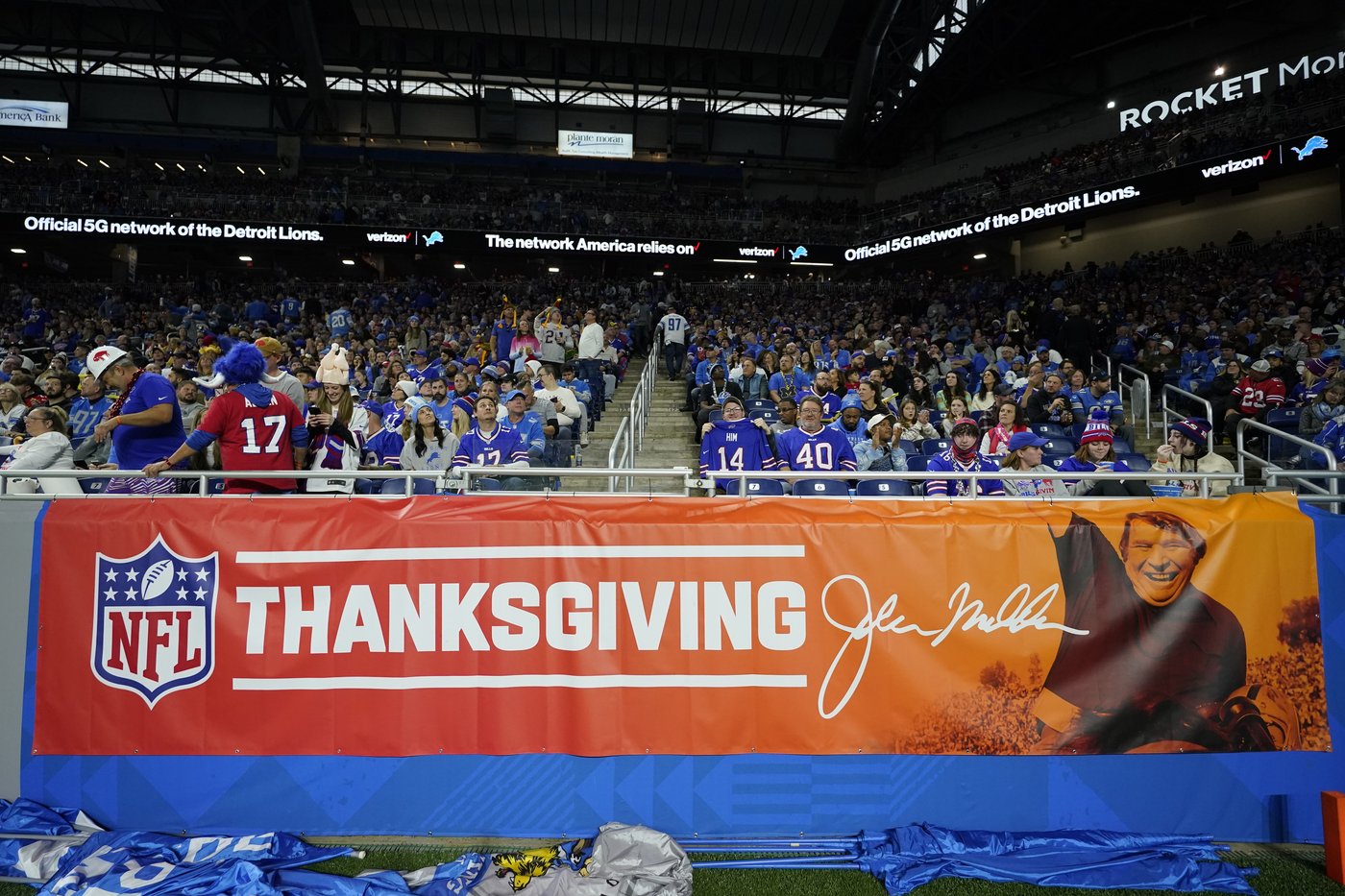 NBC honors John Madden on Thanksgiving by taking the original Madden Cruiser on one last trip | iNFOnews.ca