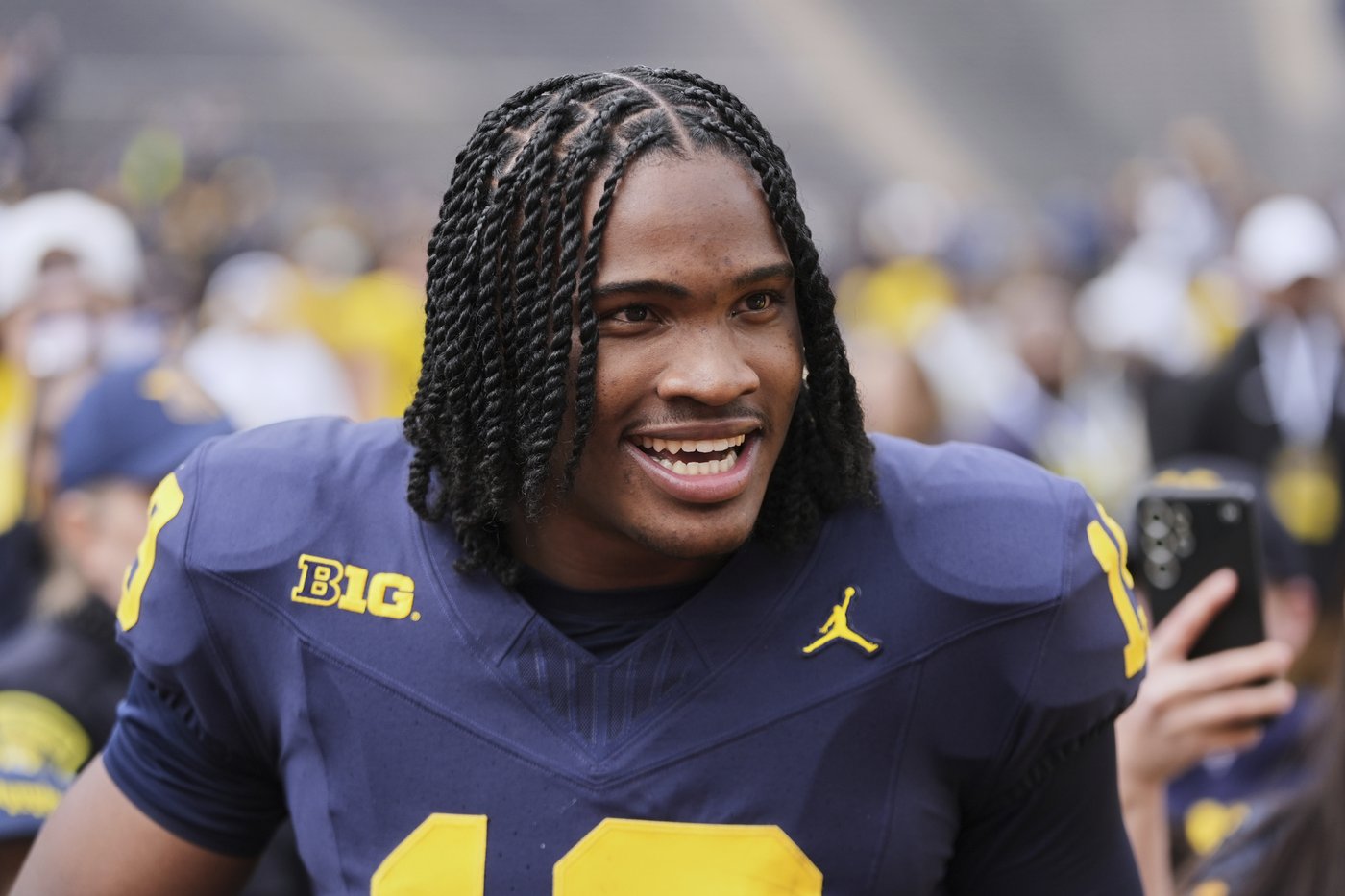 Michigan QB Bryce Underwood tops list of freshmen who could make immediate impact | iNFOnews.ca