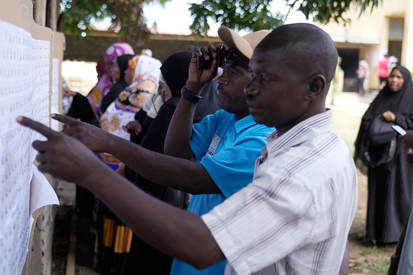 Tanzania deploys the military and imposes a curfew on election day after protests erupt | iNFOnews.ca
