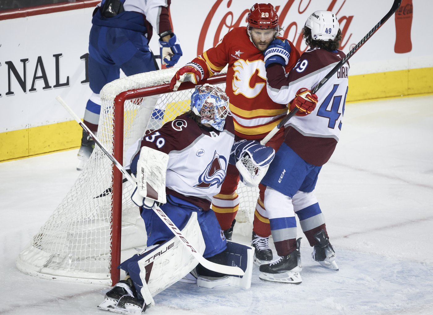 MacKinnon drives second-period surge for Avalanche in 4-2 win over Flames | iNFOnews.ca MacKinnon drives second-period surge for Avalanche in 4-2 win over Flames | iNFOnews.ca