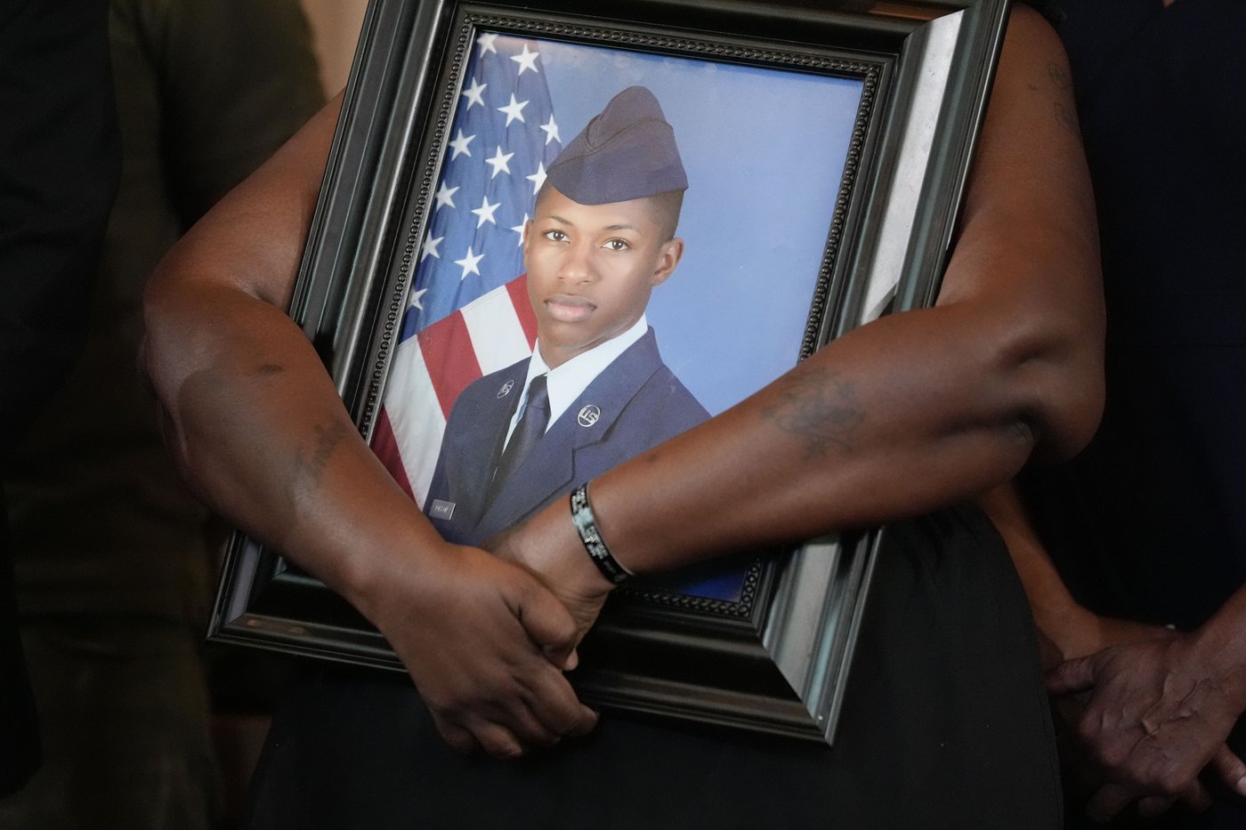 Family sues over Florida deputy’s killing of US Airman Roger Fortson | iNFOnews.ca Family sues over Florida deputy’s killing of US Airman Roger Fortson | iNFOnews.ca