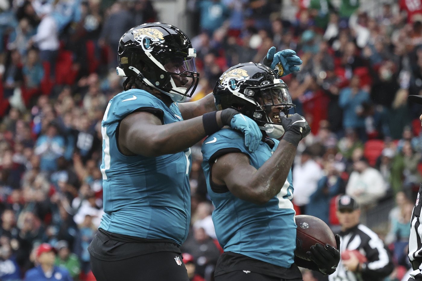Bigsby scores 2 TDs as Jaguars show fight in 32-16 win over Patriots in London | iNFOnews.ca Bigsby scores 2 TDs as Jaguars show fight in 32-16 win over Patriots in London | iNFOnews.ca