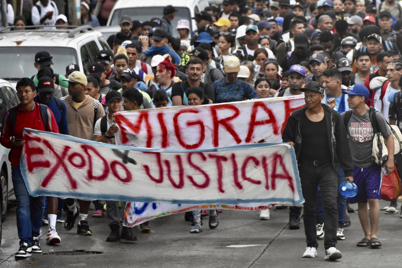 About 300 migrants start walk north from southern Mexico. Their goal is not the US border | iNFOnews.ca