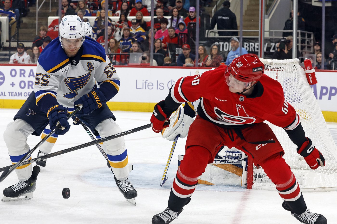 Necas scores twice in 4-point night as Hurricanes beat Blues 4-1 | iNFOnews.ca
