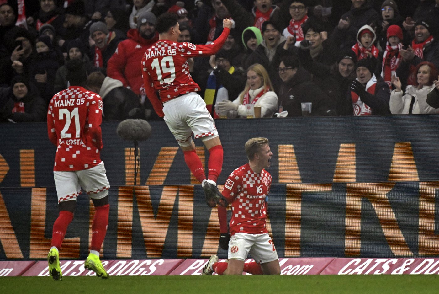 Marmoush scores two and Eintracht Frankfurt wins 4-0 at Heidenheim to close gap on Bayern | iNFOnews.ca Marmoush scores two and Eintracht Frankfurt wins 4-0 at Heidenheim to close gap on Bayern | iNFOnews.ca