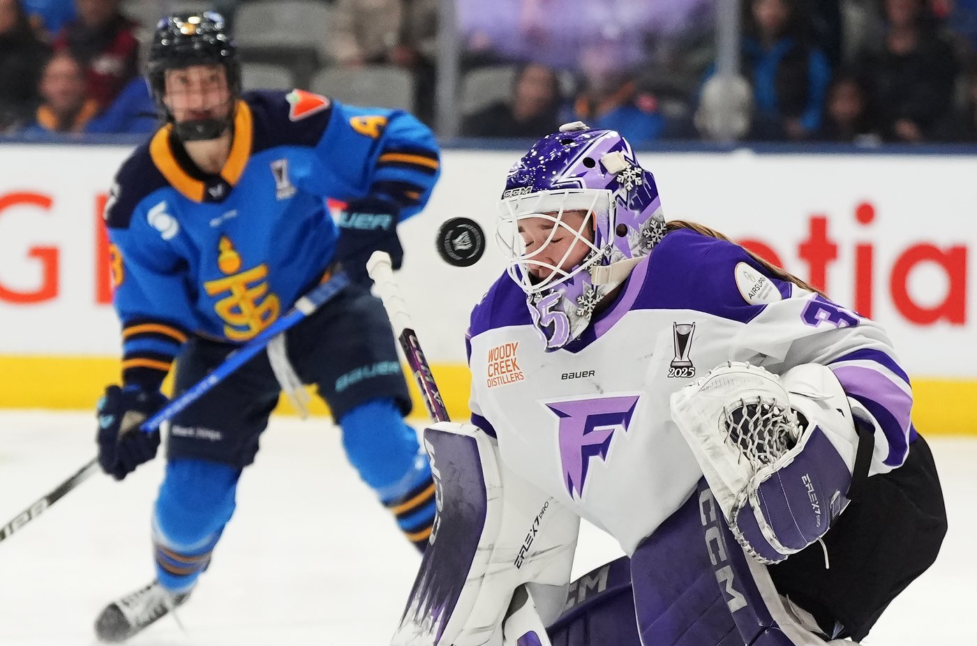 Lee Stecklein leads Frost past Sceptres 5-3; best-of-five series tied 1-1 | iNFOnews.ca Lee Stecklein leads Frost past Sceptres 5-3; best-of-five series tied 1-1 | iNFOnews.ca