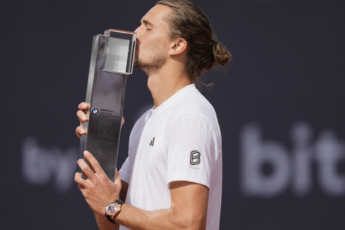Alexander Zverev downs Ben Shelton to win third Munich title | iNFOnews.ca Alexander Zverev downs Ben Shelton to win third Munich title | iNFOnews.ca