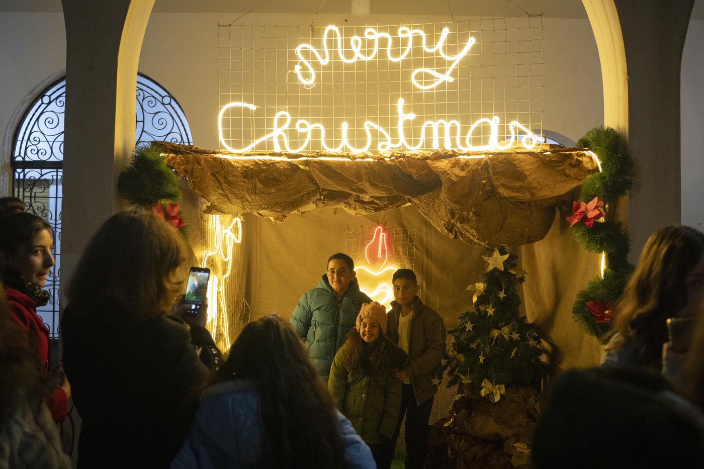 Cities worldwide hold subdued Christmas Eve celebrations amid conflicts | iNFOnews.ca Cities worldwide hold subdued Christmas Eve celebrations amid conflicts | iNFOnews.ca
