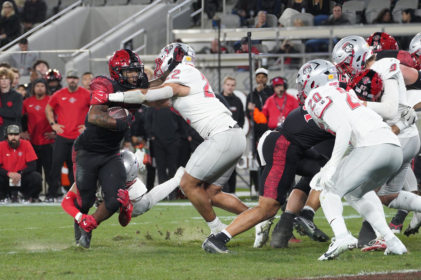 Eli Sanders, Devon Dampier lead New Mexico to 21-16 victory over San Diego State | iNFOnews.ca Eli Sanders, Devon Dampier lead New Mexico to 21-16 victory over San Diego State | iNFOnews.ca