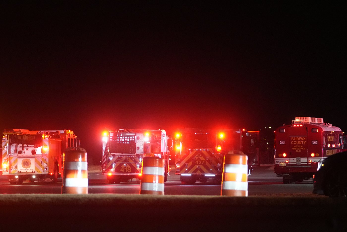 Passenger jet with 64 aboard collides with Army helicopter while landing at Reagan Airport near DC | iNFOnews.ca Passenger jet with 64 aboard collides with Army helicopter while landing at Reagan Airport near DC | iNFOnews.ca