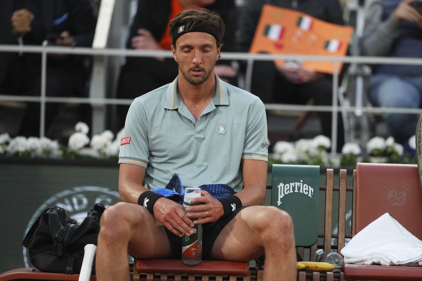 Jannik Sinner beats Arthur Rinderknech at the French Open for a 15th straight Grand Slam win | iNFOnews.ca