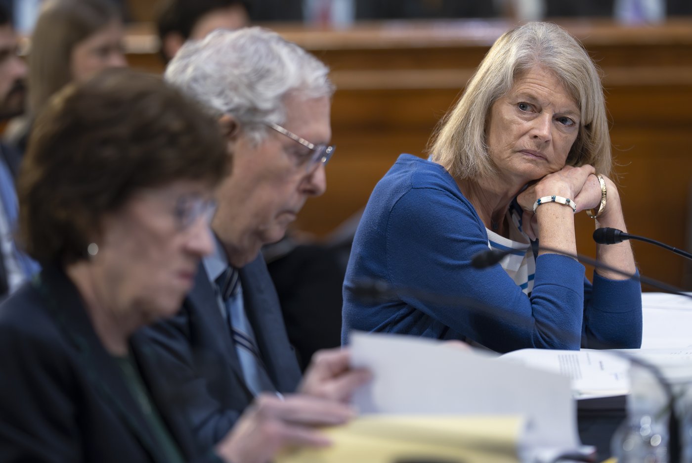 Alaska Sen. Murkowski toys with bid for governor, defends vote supporting Trump's tax breaks package | iNFOnews.ca