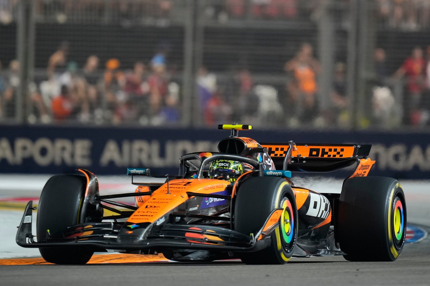 Norris held accountable for McLaren's scrap in Singapore that tightened up F1 title chase | iNFOnews.ca