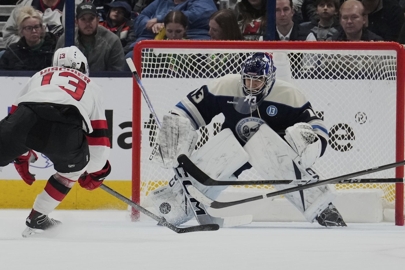 NHL roundup: Devils hang on to edge slumping Blue Jackets 2-1 | iNFOnews.ca