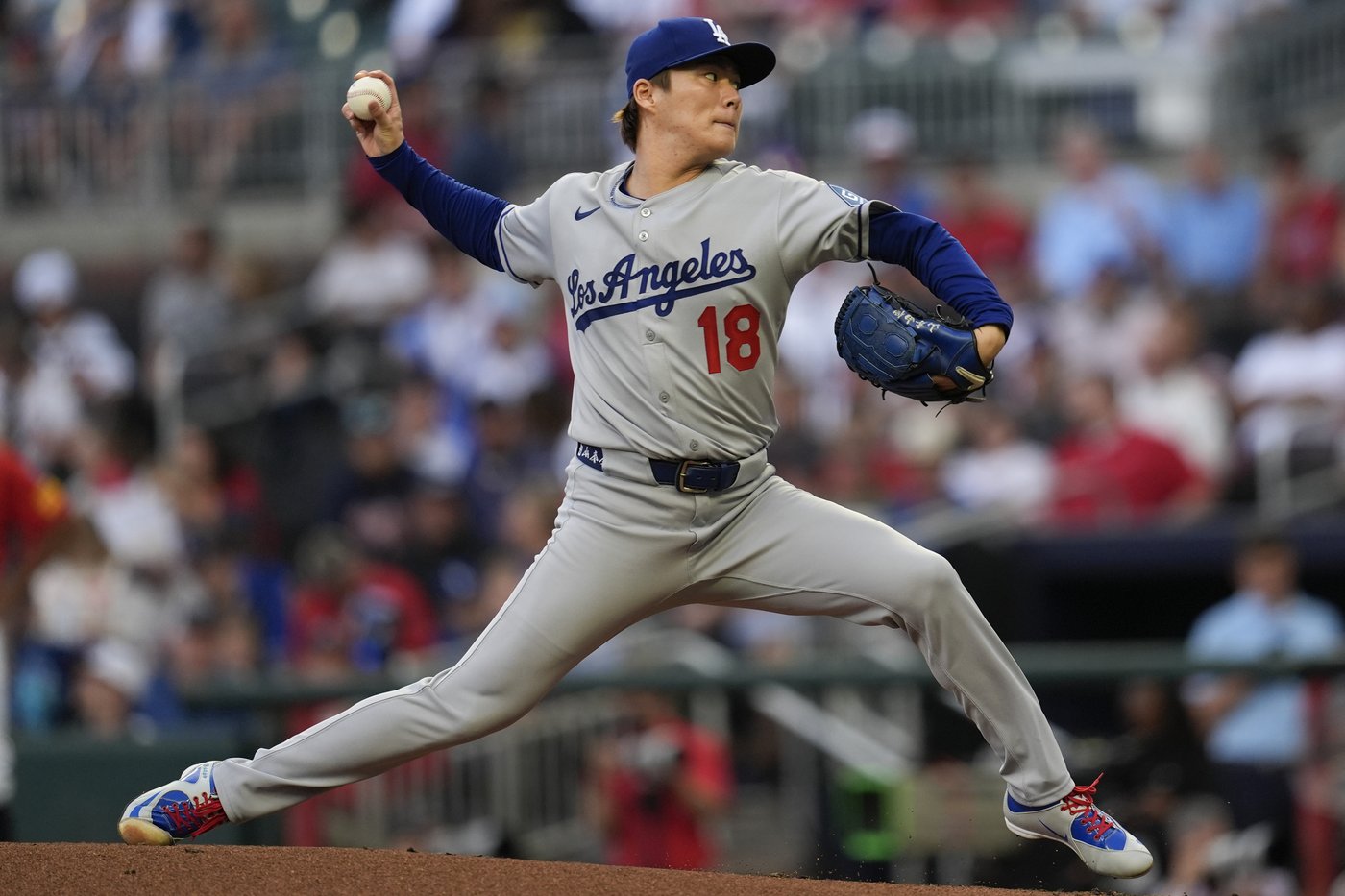 Yamamoto allows only 1 hit in 6 scoreless innings and Betts homers as Dodgers hold off Braves 2-1 | iNFOnews.ca