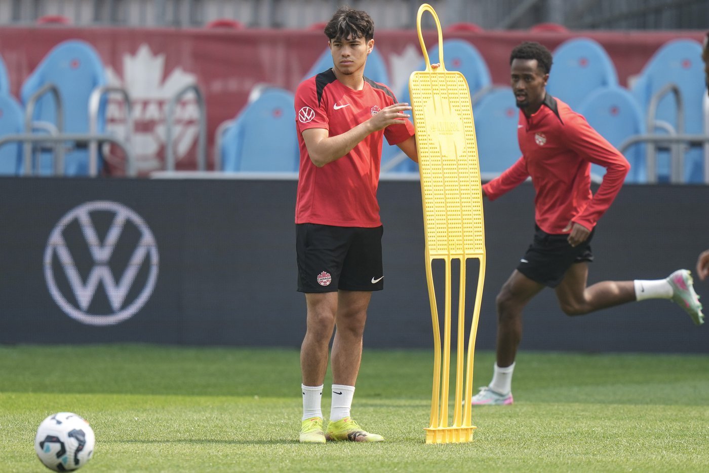 Manchester United teenager Gabe Biancheri gets first taste of camp with Canada | iNFOnews.ca Manchester United teenager Gabe Biancheri gets first taste of camp with Canada | iNFOnews.ca