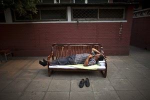 China's Wen warns employment 'complex and severe,' promises efforts to generate new jobs | iNFOnews.ca CP19438266