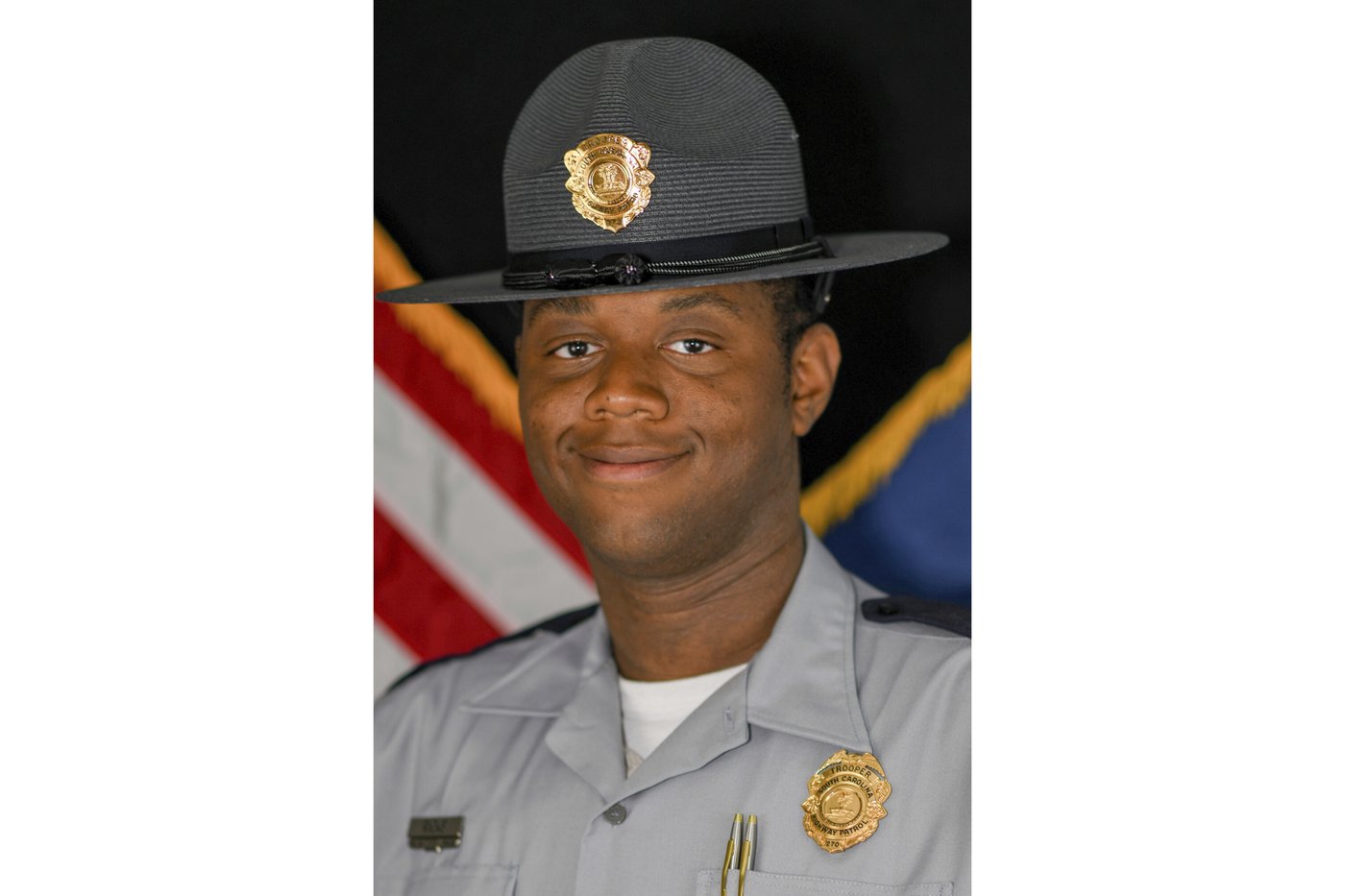 South Carolina trooper dies days after being hit by a truck on an interstate | iNFOnews.ca