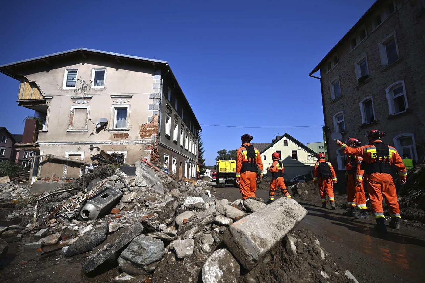 Rising rivers threaten southern Poland as flooding recedes elsewhere in Central Europe | iNFOnews.ca