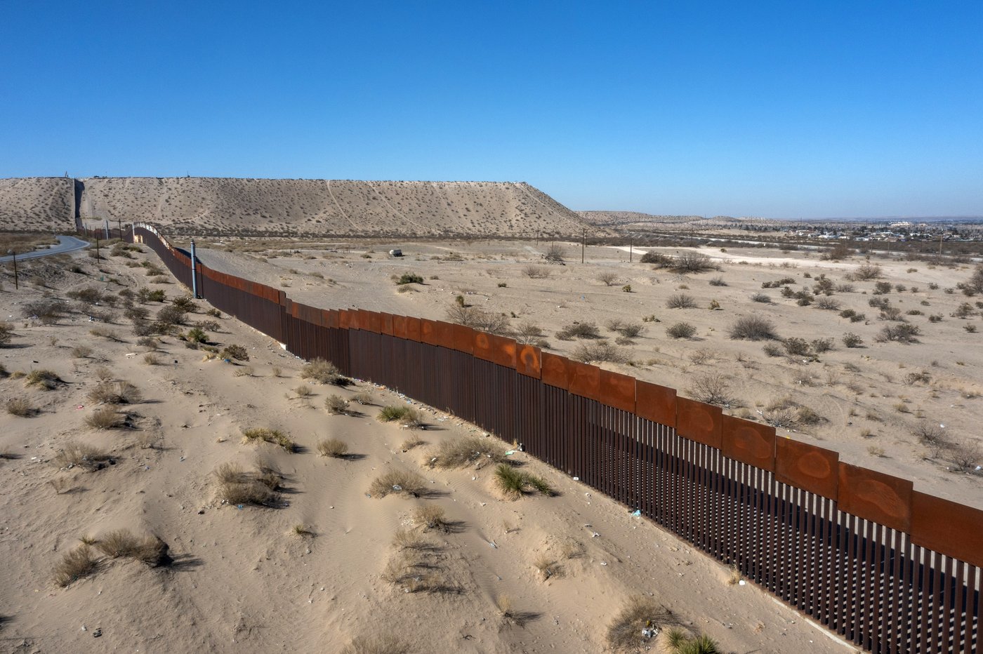 Border security is popular – but that may be the limit of US immigration consensus: AP-NORC poll | iNFOnews.ca